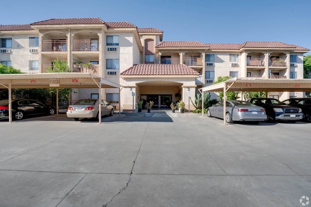 Images Flamingo Garden Senior Apts