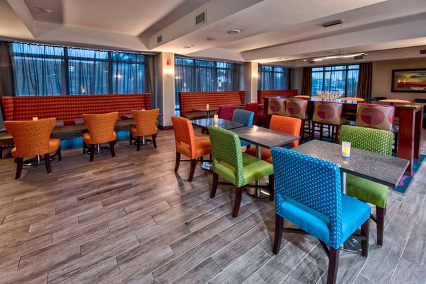 Images Hampton Inn Orlando-Maingate South