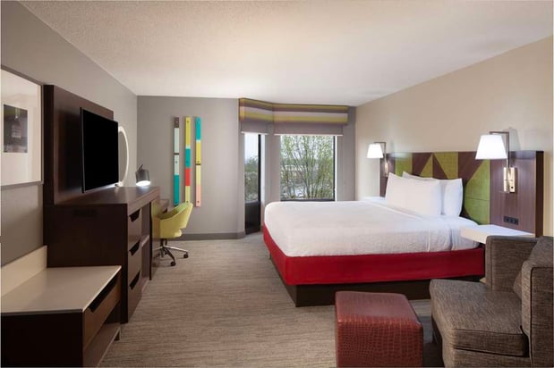 Images Hampton Inn & Suites Atlanta Airport North I85