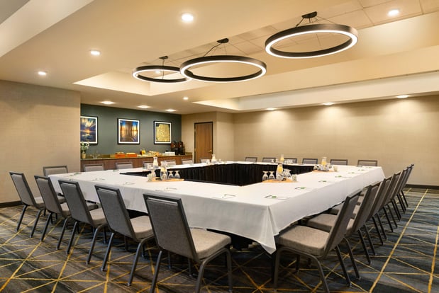 Images Holiday Inn & Suites Oakland - Airport by IHG