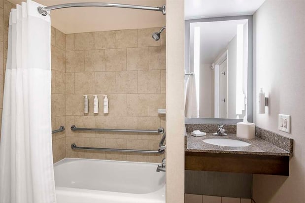 Images Hilton Garden Inn Cleveland Downtown