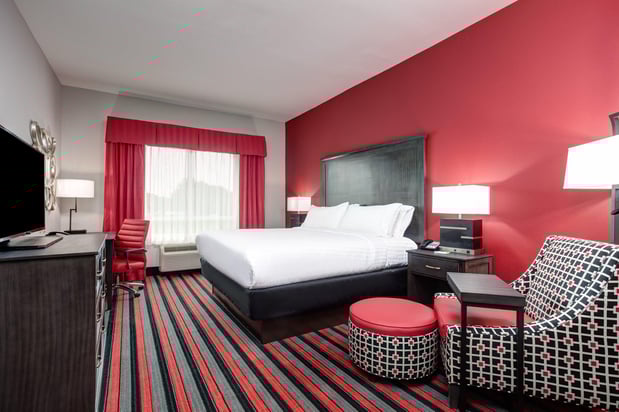 Images Holiday Inn & Suites Lafayette North by IHG