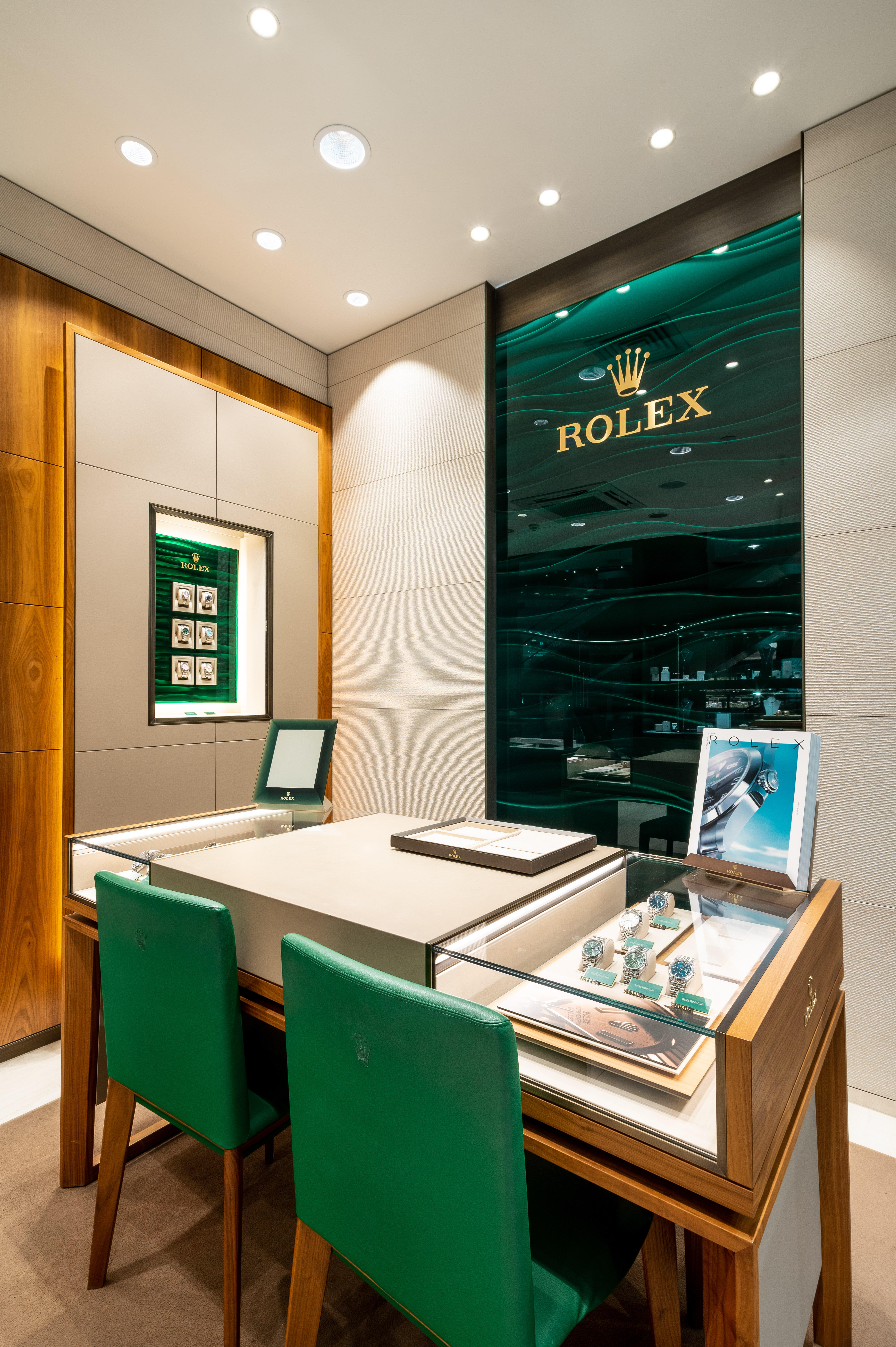 Images W.KRUK Kraków Galeria Krakowska – Official Rolex Retailer