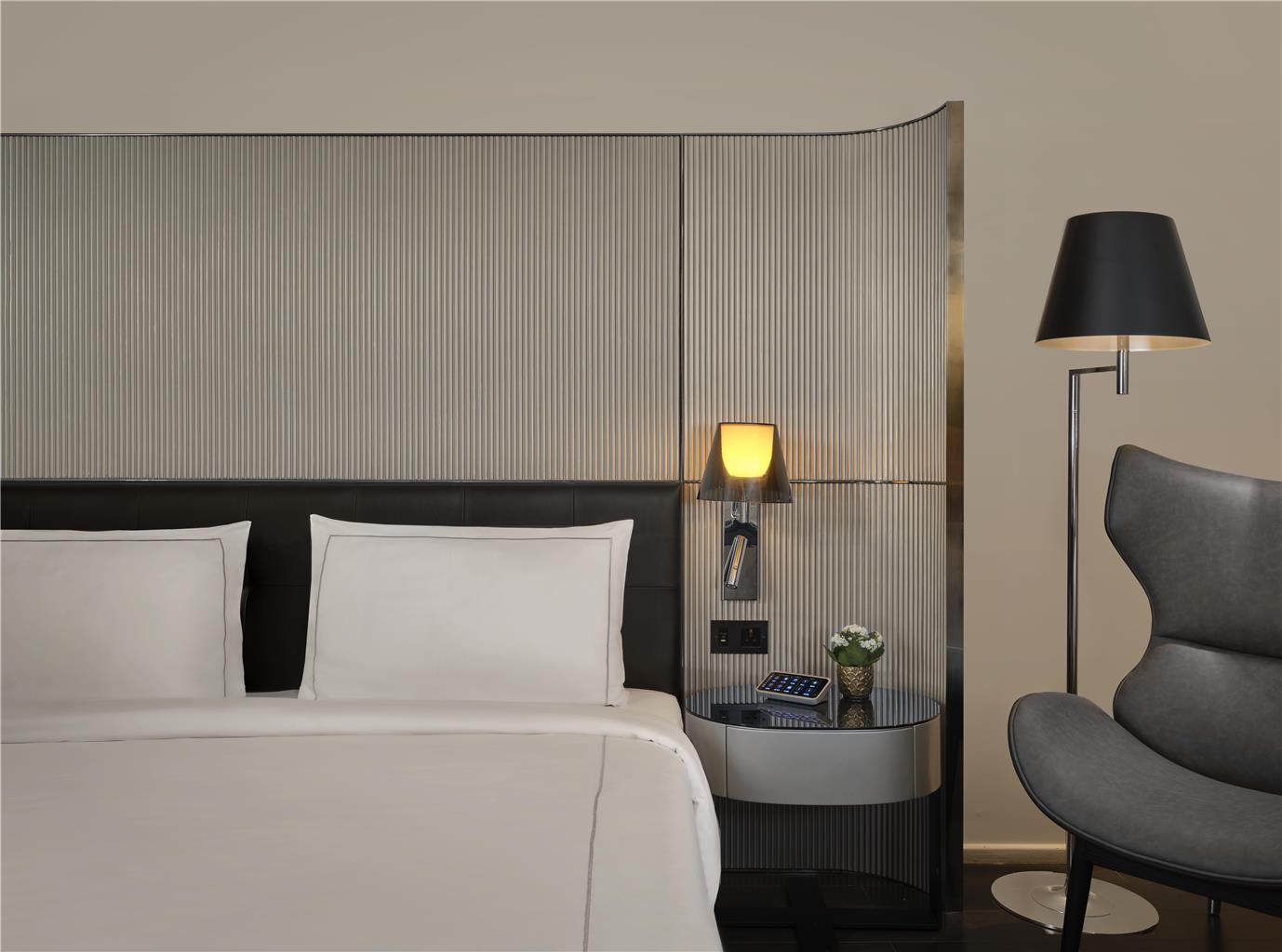 Guest Room King Bed