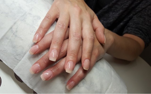 Dela Beauty GmbH, Waisenhausplatz 22 in Bern