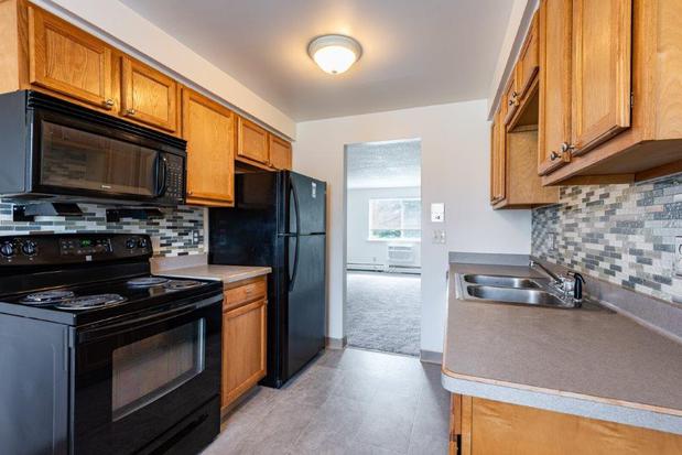Images Glenbrook Manor Apartment Homes