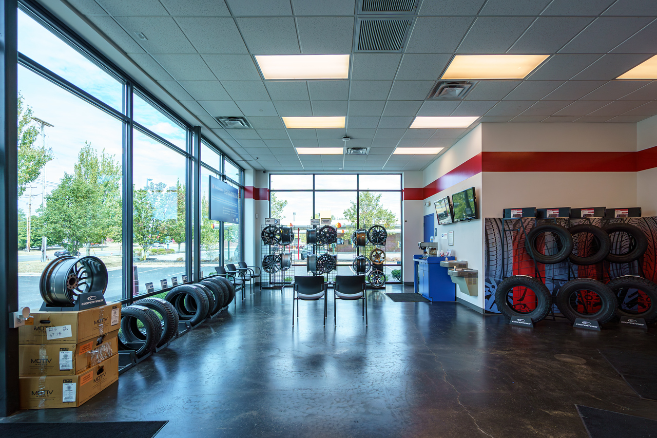 Tire Discounters on 2810 Stelzer Rd in Columbus