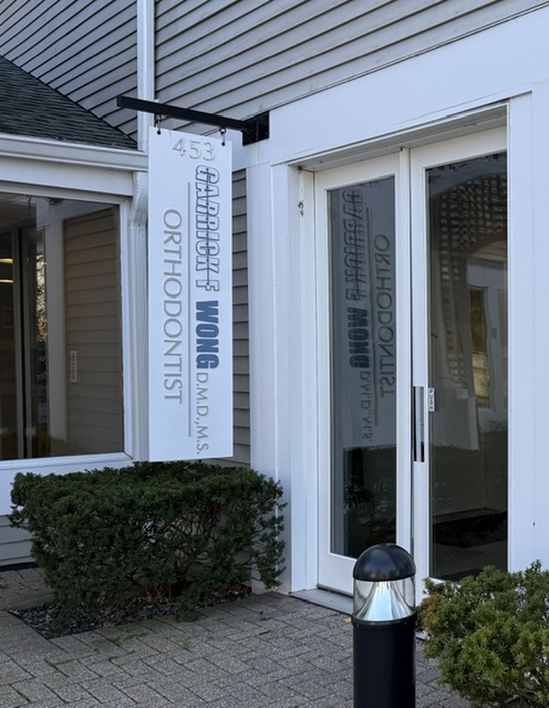 For over 25 years, Dr. Garrick Wong has built a reputation as an exceptional orthodontist, creating beautiful, healthy smiles for children and adults within Greenwich, CT and its surrounding communities.

Our boutique office believes there is no one-size-fits-all plan in orthodontics and that’s why Dr. Wong develops comprehensive treatment plans to address each patient’s unique needs. The end result is a beautiful smile and confidence that lasts a lifetime.

Located at 453 E Putnam Ave, located in the same building above Citibank.