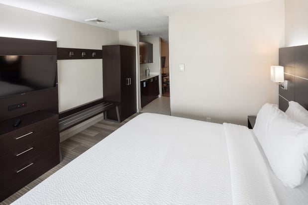 Images Holiday Inn Express & Suites Chicago West - St Charles by IHG