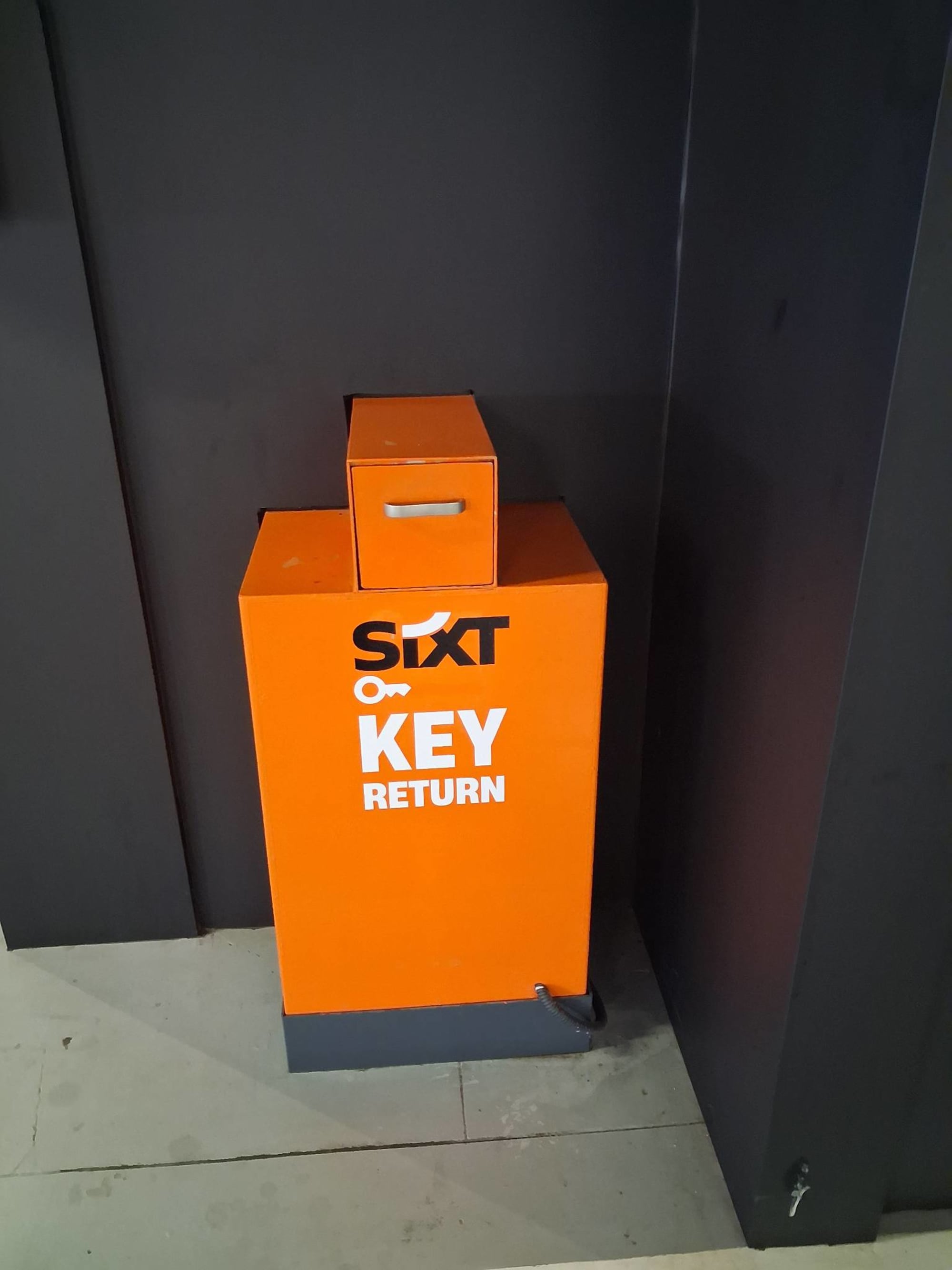 SIXT Alquiler de Coches - Aeropuerto de Alicante (ALC) 6