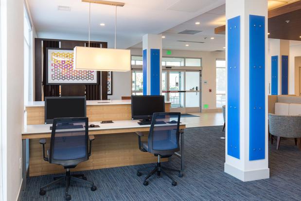 Images Holiday Inn Express Visalia - Sequoia Gateway Area by IHG