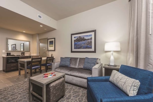 Images Embassy Suites by Hilton The Woodlands® at Hughes Landing