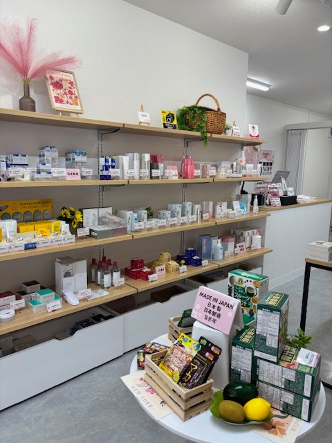 Images BLOOM off-price cosmetics 周防町店