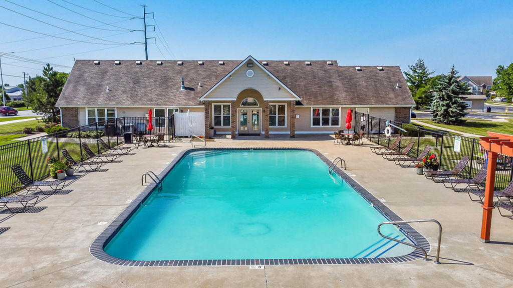 Outdoor Pool & Sundeck