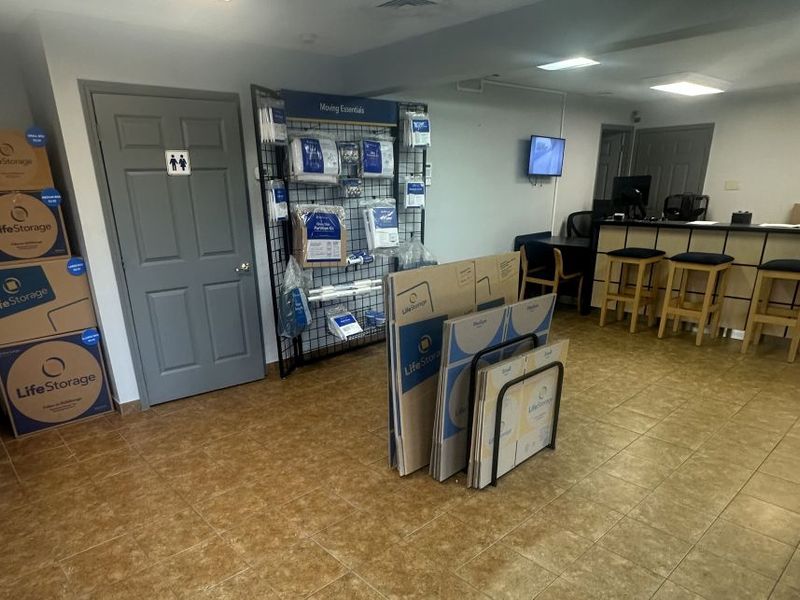 Extra Space Storage Image