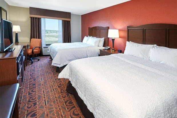 Images Hampton Inn & Suites Milwaukee/Franklin