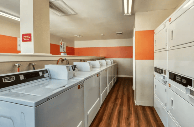 Images Gilbert Square Apartments