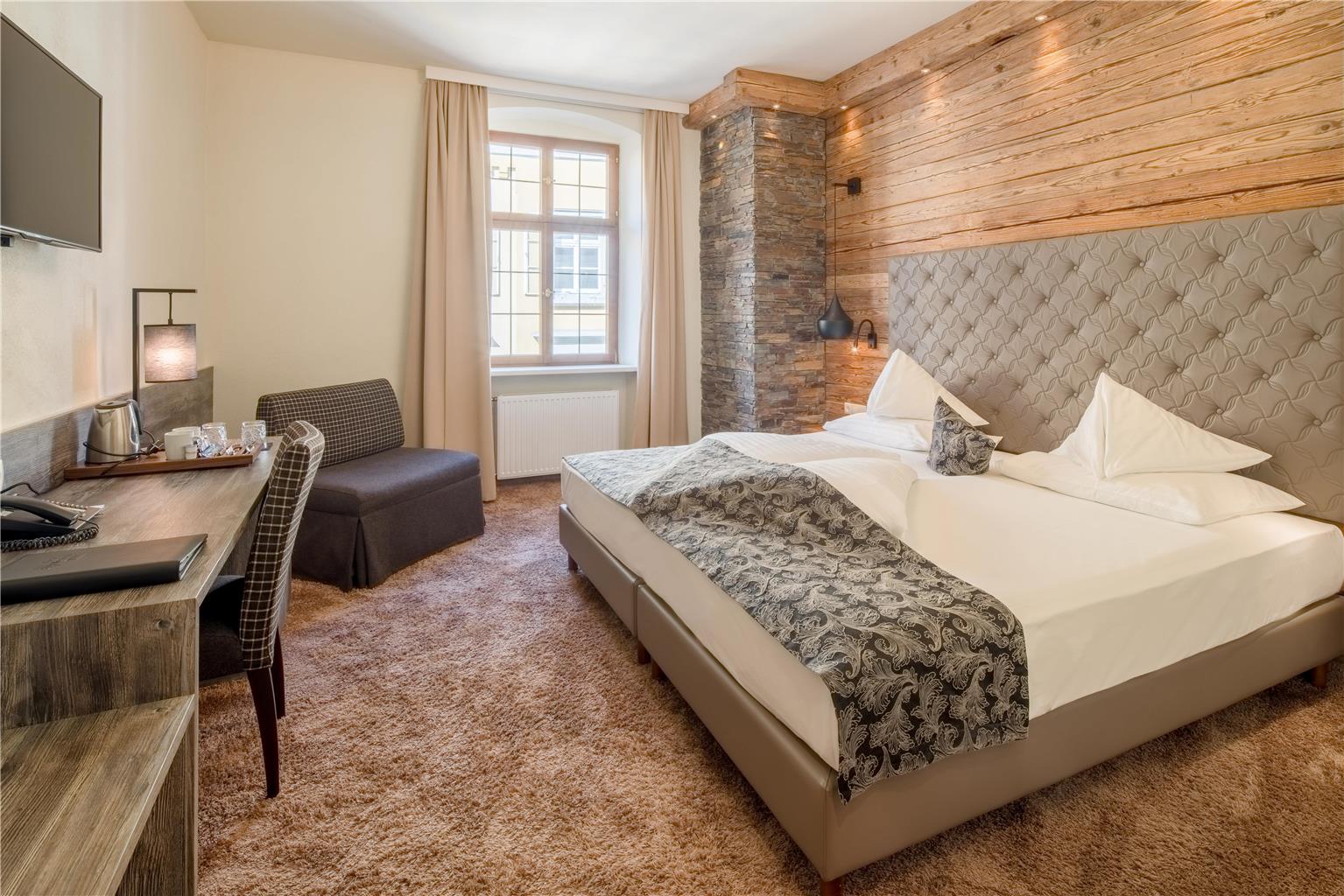 Hotel Goldener Adler, BW Signature Collection, Herzog - Friedrich Str 6 in Innsbruck