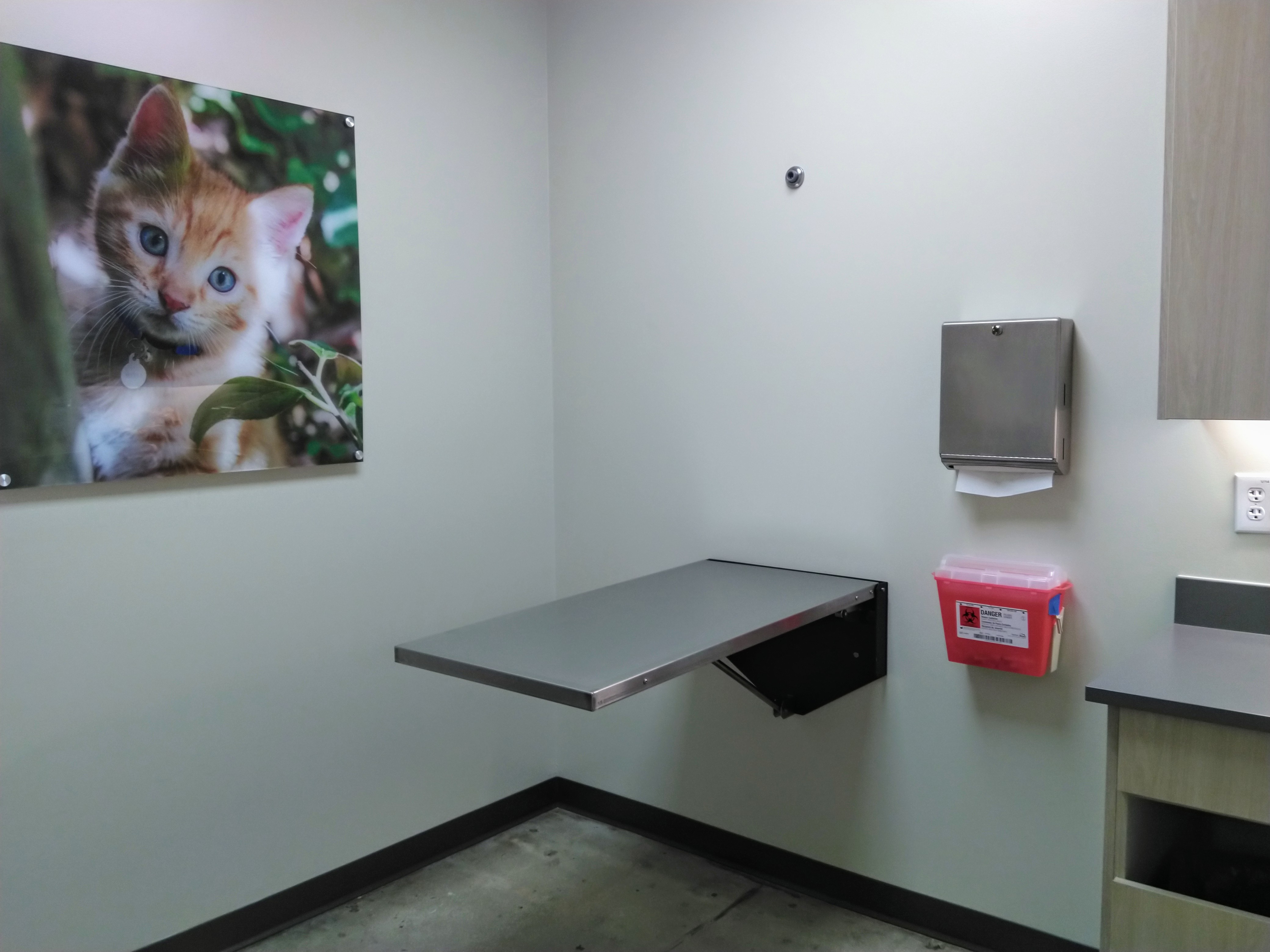 Exam room Vetco Total Care Animal Hospital San Antonio (726)222-8157