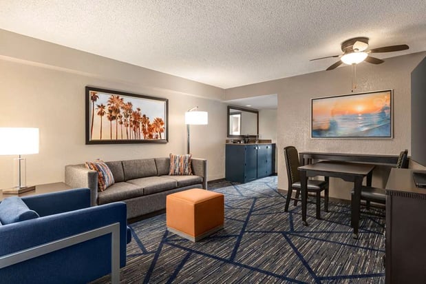 Images Embassy Suites by Hilton Miami International Airport