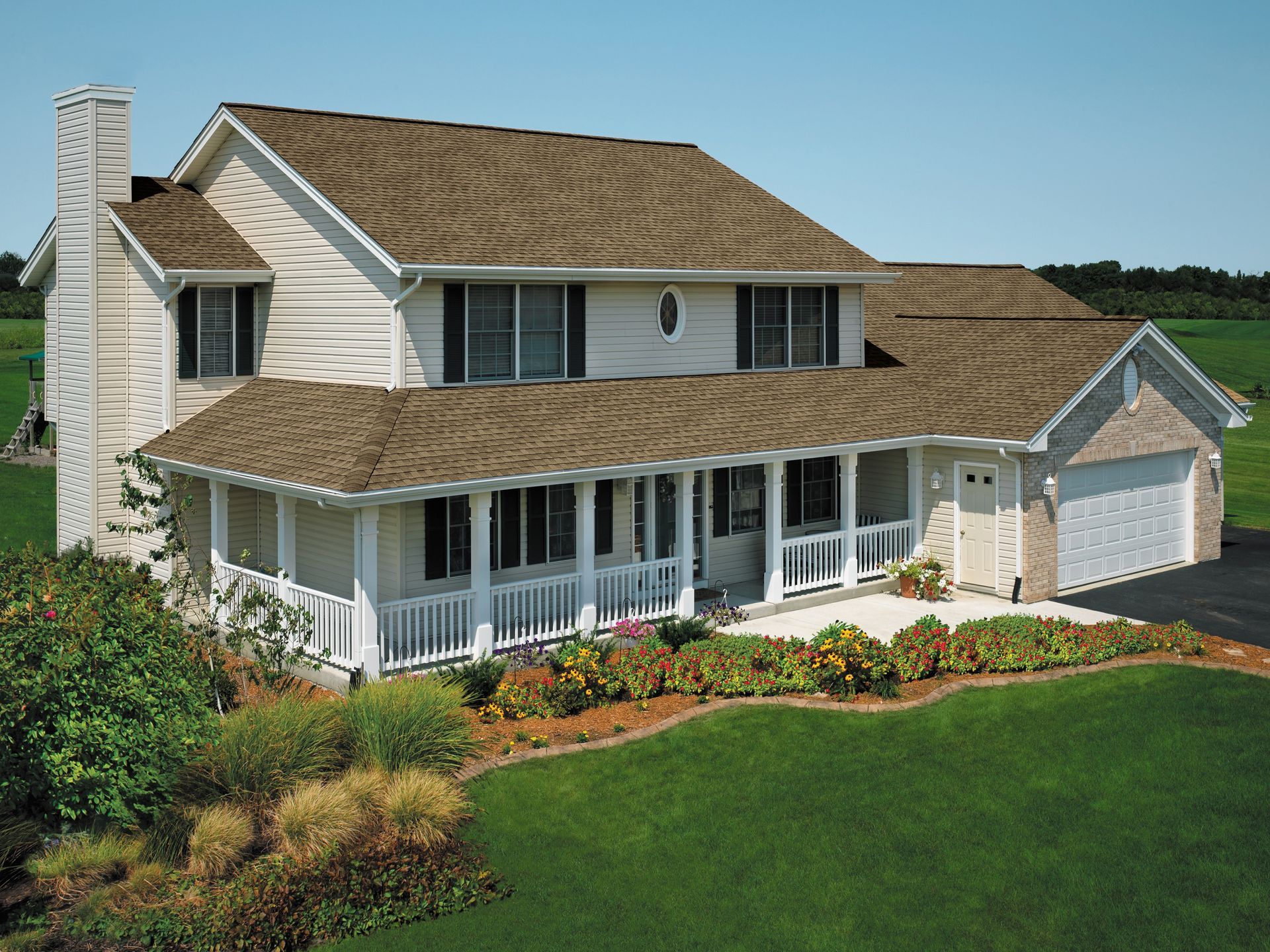 We are a complete roof replacement company. Our experienced roofing professionals will ensure your roof provides optimal protection. We use only top-quality materials and employ the latest roofing techniques to ensure a long-lasting, weatherproof roof.