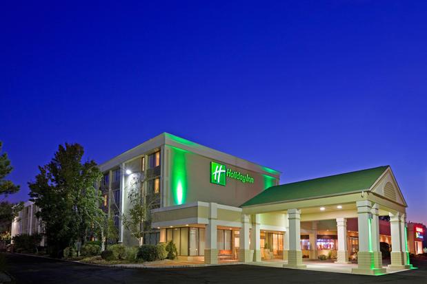 Images Holiday Inn & Suites Parsippany Fairfield, an IHG Hotel