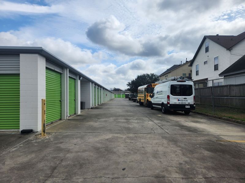 Extra Space Storage Image