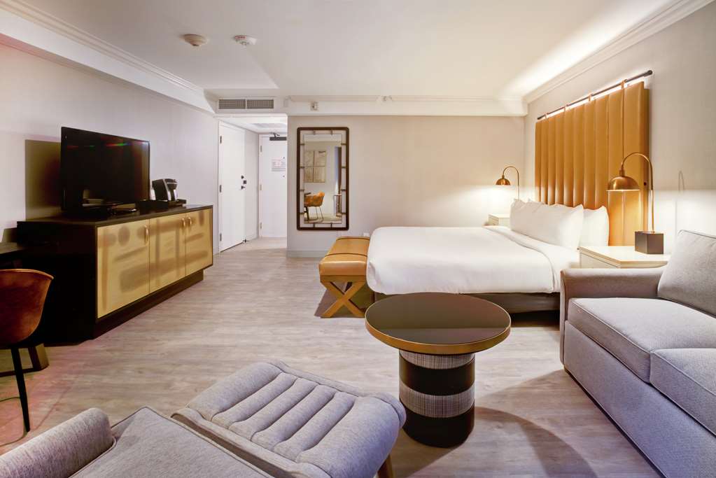 Guest room