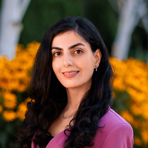 Diba Mofidi Naeini headshot.