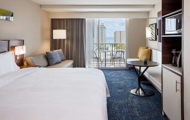 Images Hilton Garden Inn Waikiki Beach