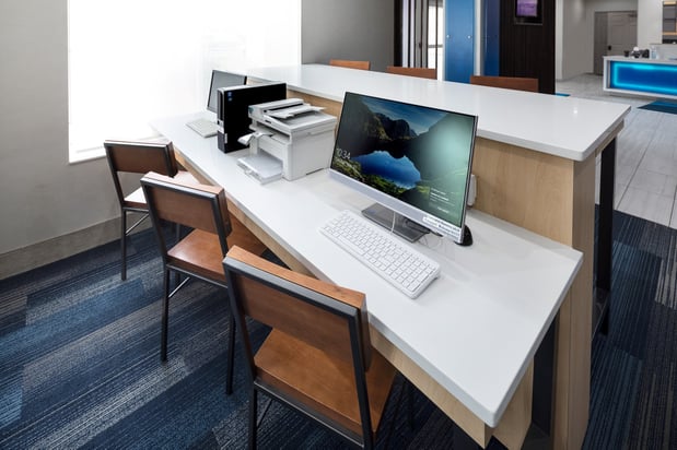 Images Holiday Inn Express & Suites Chicago West - St Charles by IHG