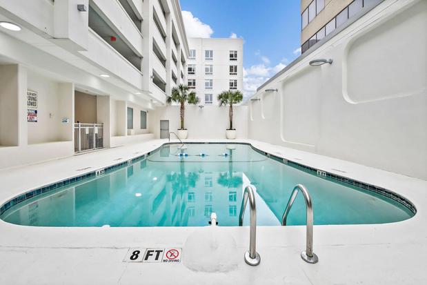 Images The Palms 1101