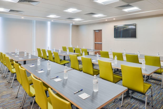 Images Holiday Inn Express & Suites Chadron by IHG