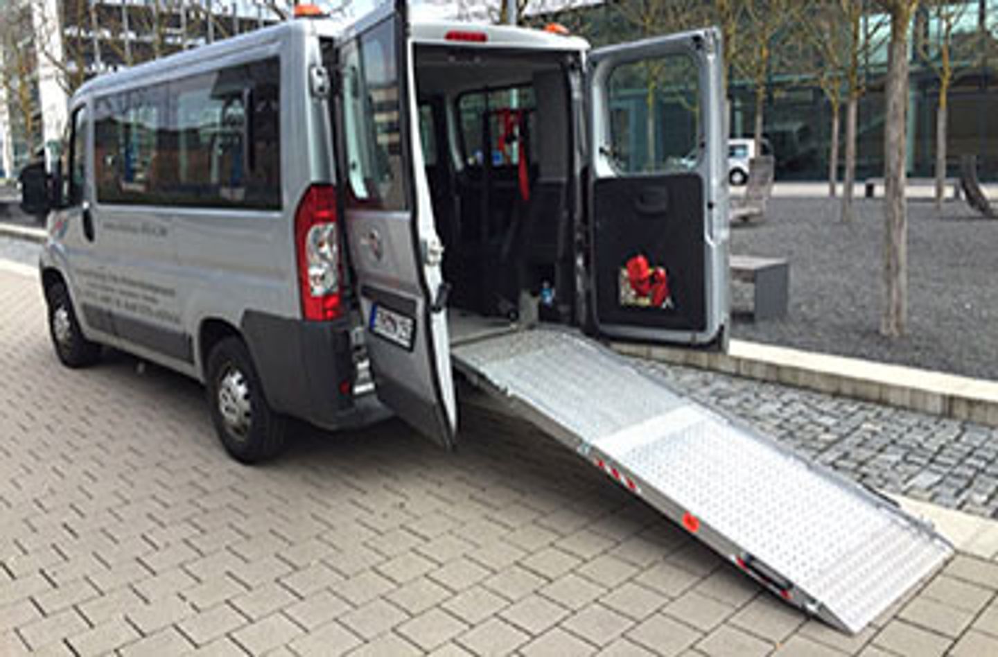 Personenbeförderung mit Mietwagen Nicolaus, Am Stiegelein 10 in Herzogenaurach