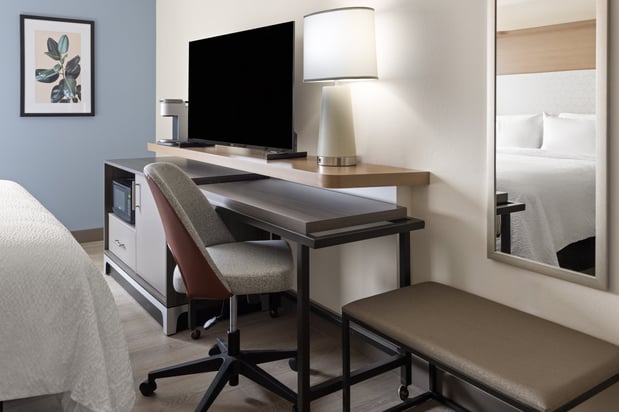 Images Holiday Inn & Suites Richmond - West End by IHG