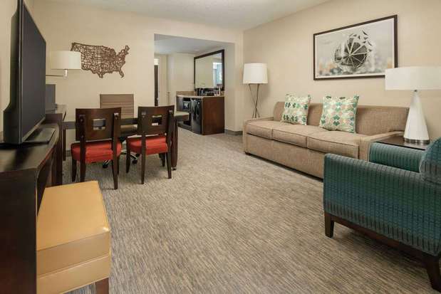 Images Embassy Suites by Hilton Seattle Tacoma International Airport