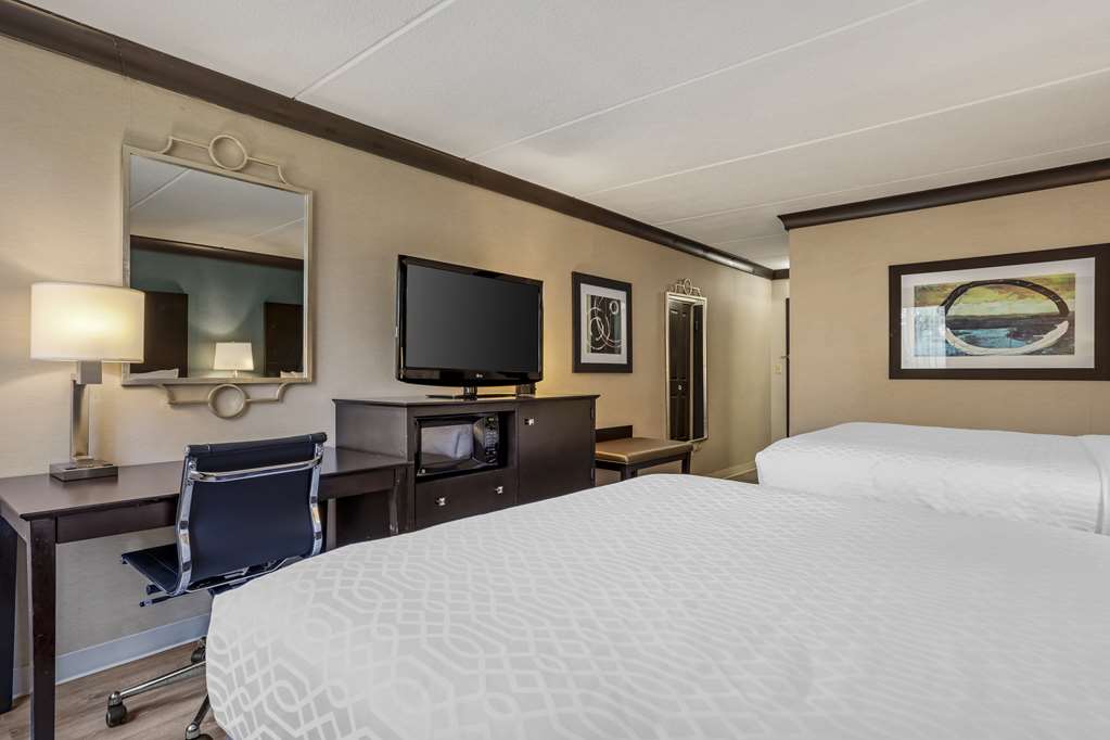 2 Queen Bed Room