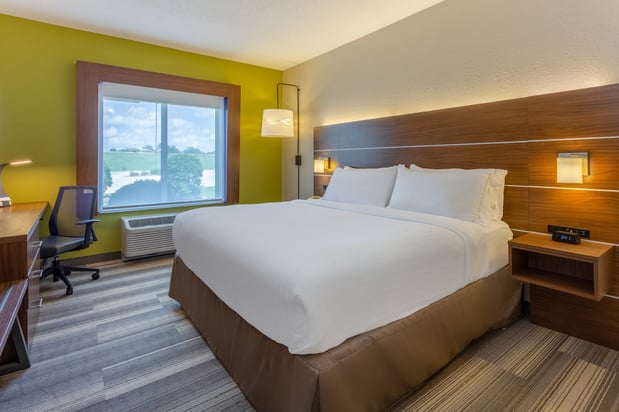 Images Holiday Inn Express & Suites Vandalia by IHG