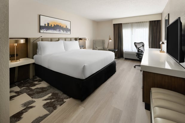 Images Crowne Plaza Nashville Airport by IHG