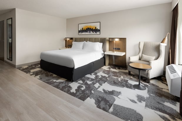 Images Crowne Plaza Nashville Airport by IHG