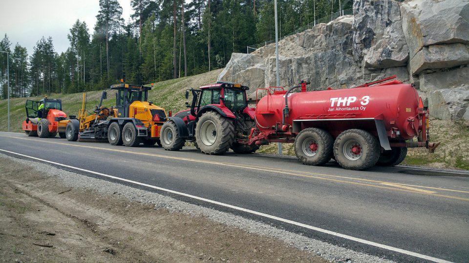 Images Tiehöyläpalvelu Jari Alhontausta Oy
