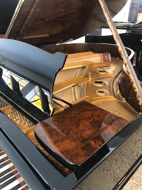 Bilder Heutschi Piano AG