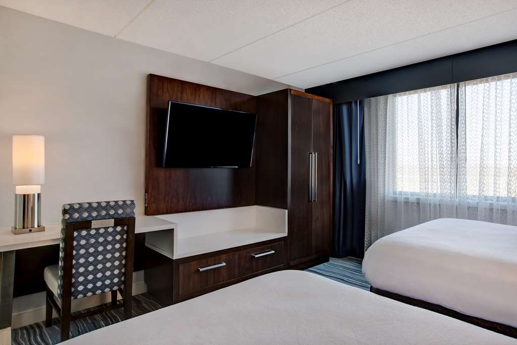 Guest room Embassy Suites by Hilton Syracuse East Syracuse (315)446-3200