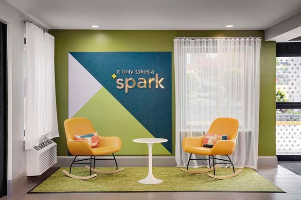 Images Spark by Hilton Atlanta Cumberland Ballpark