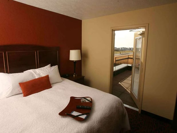 Images Hampton Inn & Suites Fargo Medical Center
