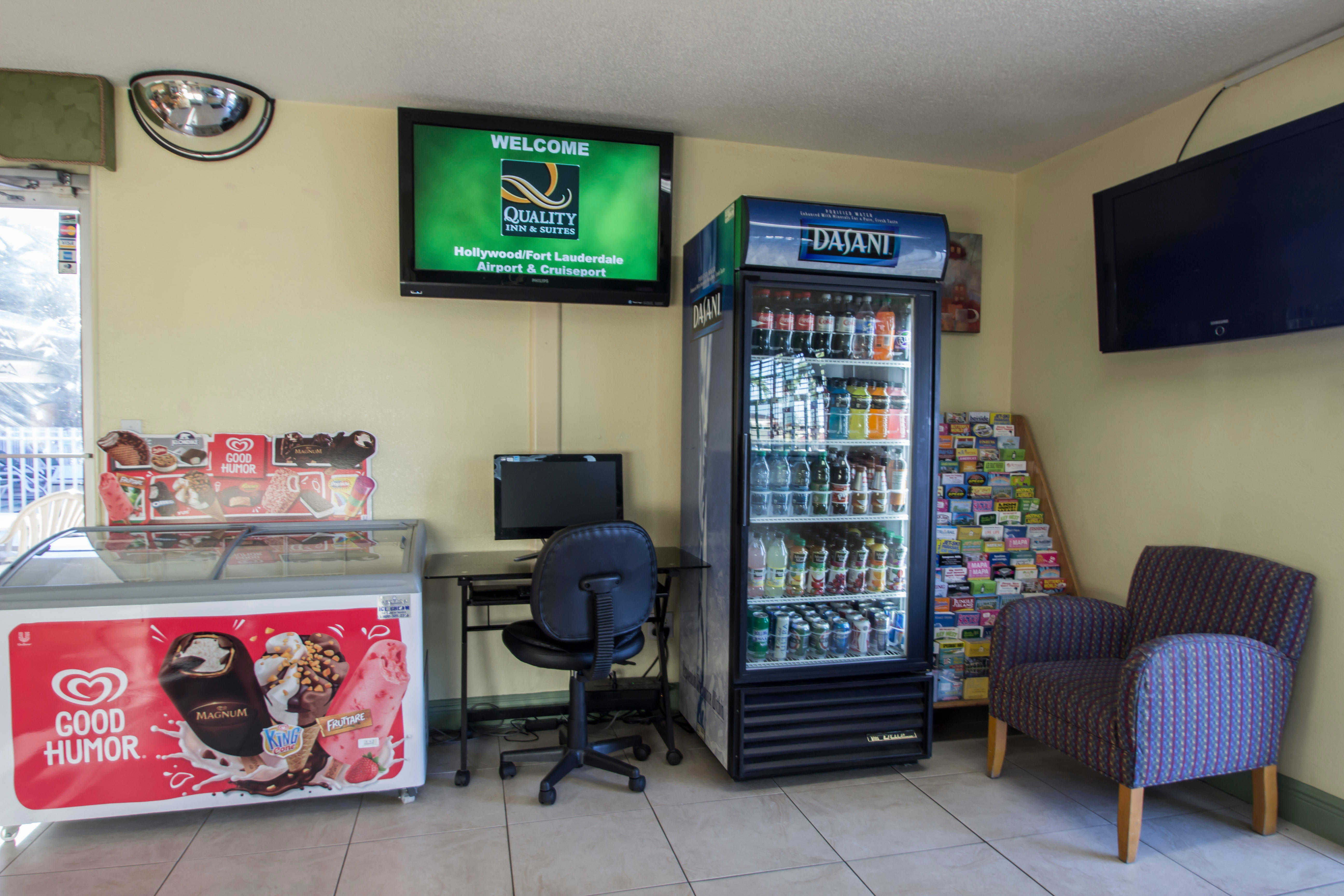 Late-night snacks are available in the lobby at Quality Inn and Suites Hollywood.