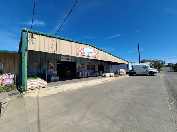 Images Llano Feed & Supply