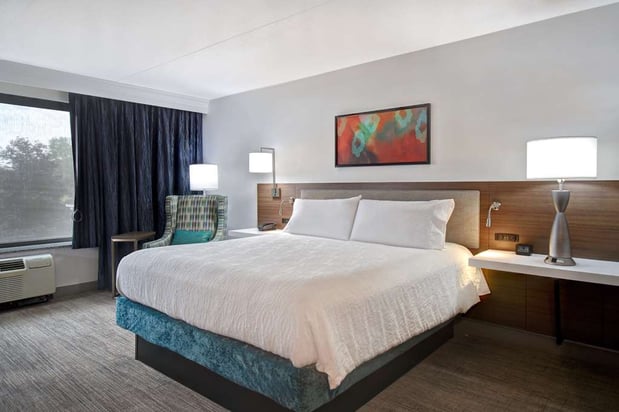 Images Hilton Garden Inn Detroit Metro Airport
