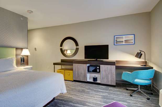 Images Hampton Inn & Suites Boston/Stoughton