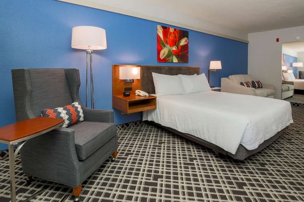 Images Hilton Garden Inn Dallas/Market Center